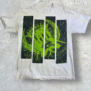 y2k Silver Star T-Shirt Size Medium White Green Graphic Skater Shirt